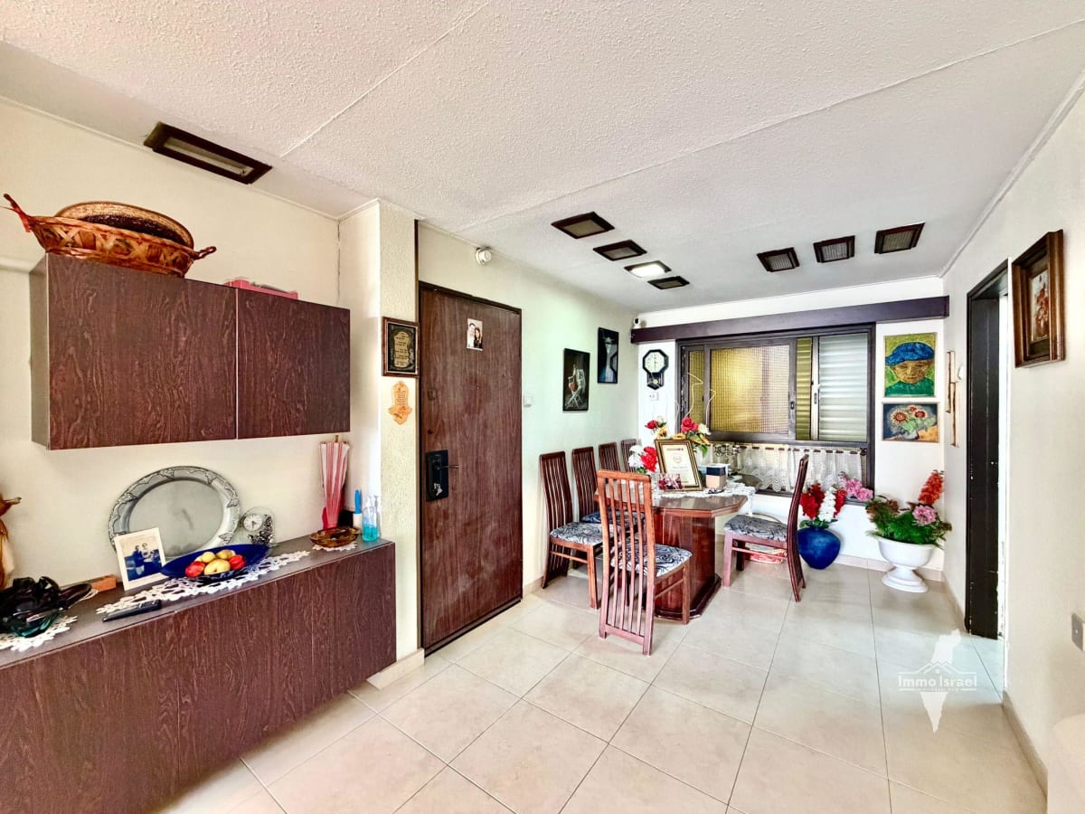 Квартира с 3 комнатами на продажу на улице Смилански, Нетания