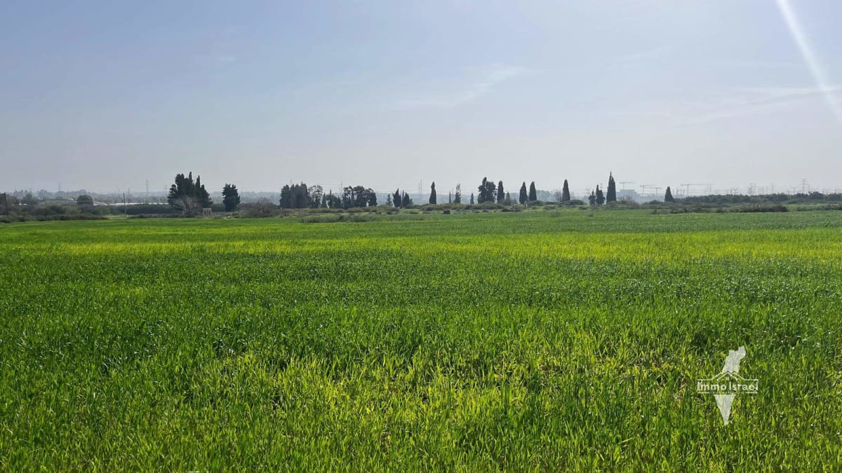 Land for Sale in Prihat Hahadarim, Binyamina – Ideal for Two Homes