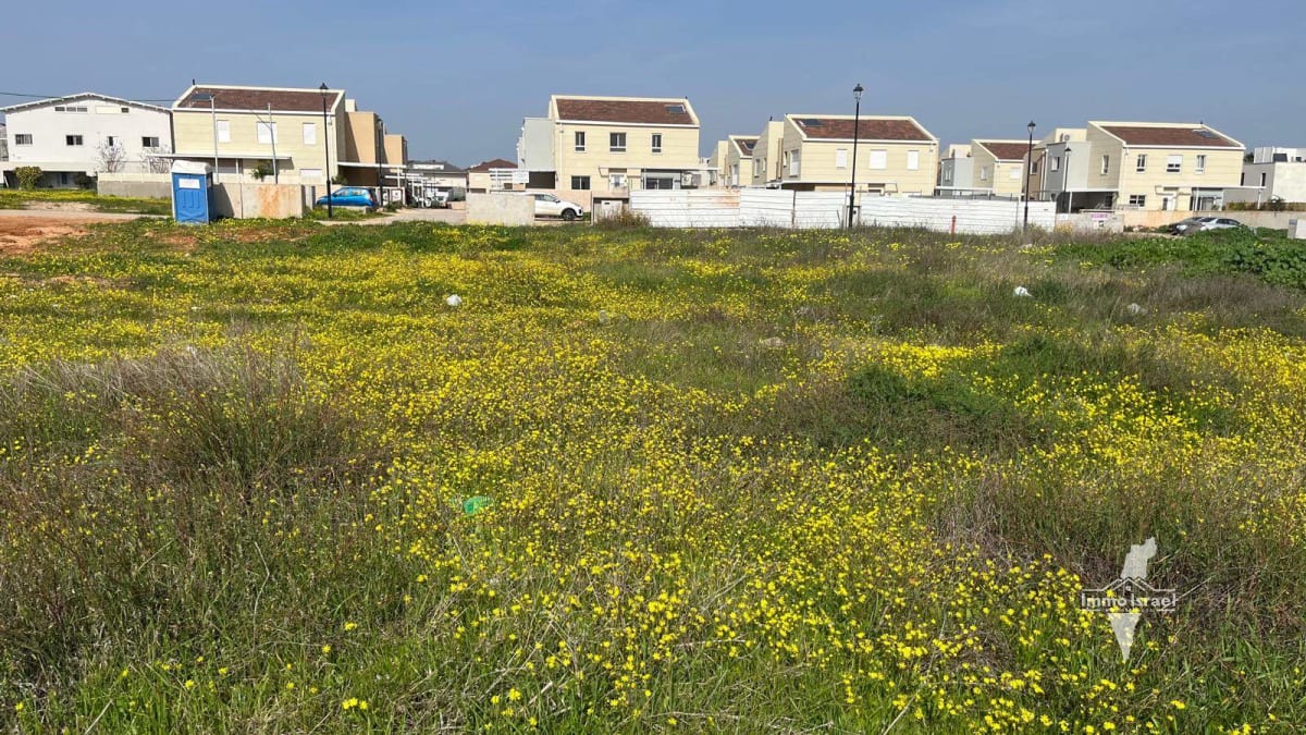 Land for Sale in Prihat Hahadarim, Binyamina – Ideal for Two Homes