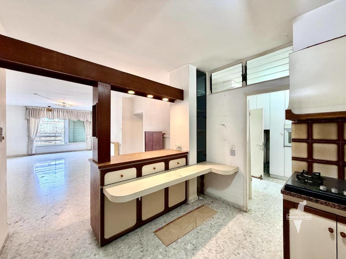 דירת 4 חדרים למכירה ברחוב יהודה הלוי, נתניה
