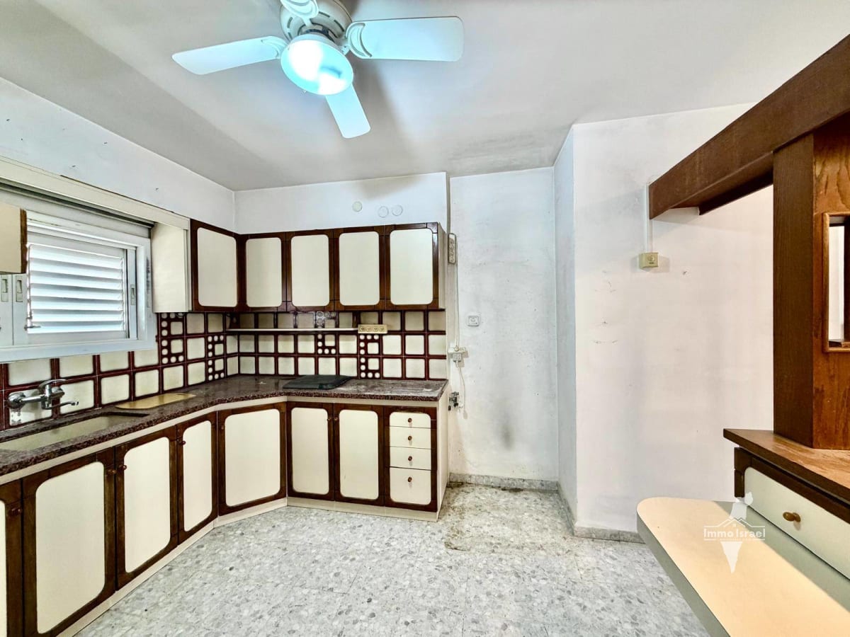 דירת 4 חדרים למכירה ברחוב יהודה הלוי, נתניה