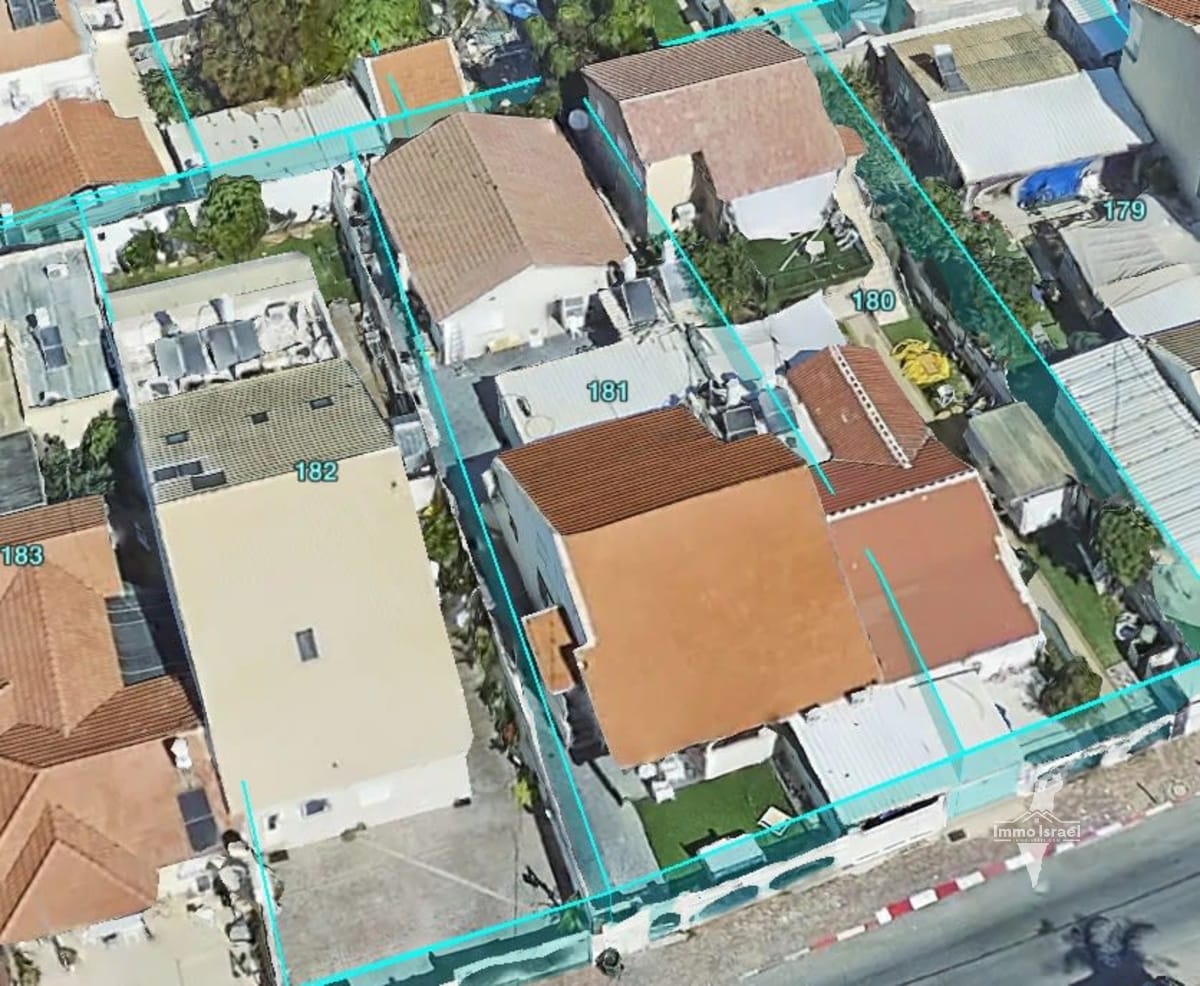 Дом с 8 комнатами на продажу на улице Ха-Шакед, Нетания