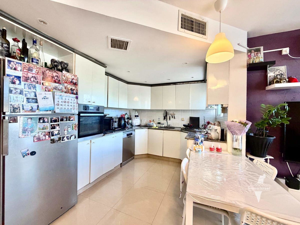 Квартира с 5 комнатами на продажу на улице Беэри, Нетания