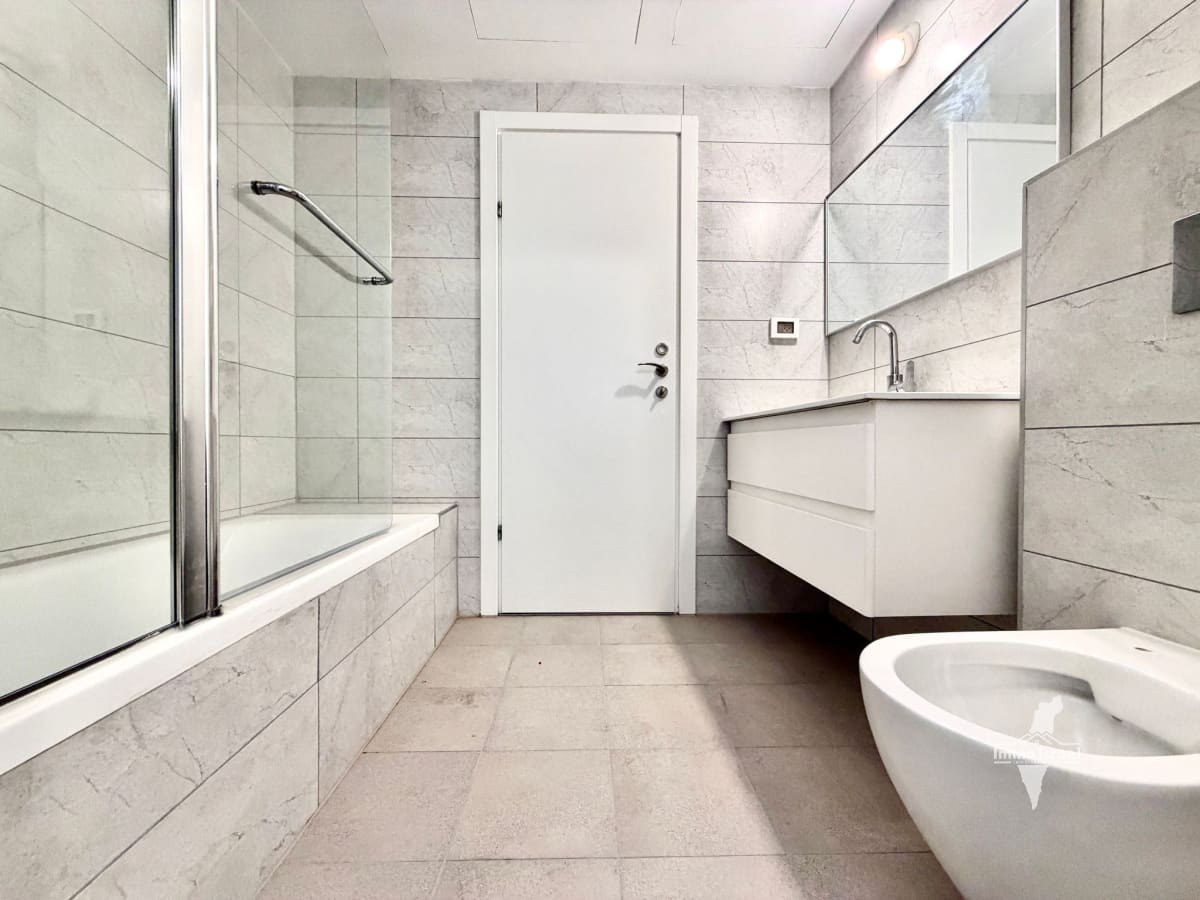 Квартира с 3 комнатами на продажу на улице Герцог, Нетания