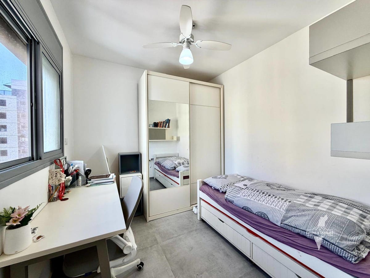 Квартира с 5 комнатами на продажу на улице Элиягу Голомб, Нетания