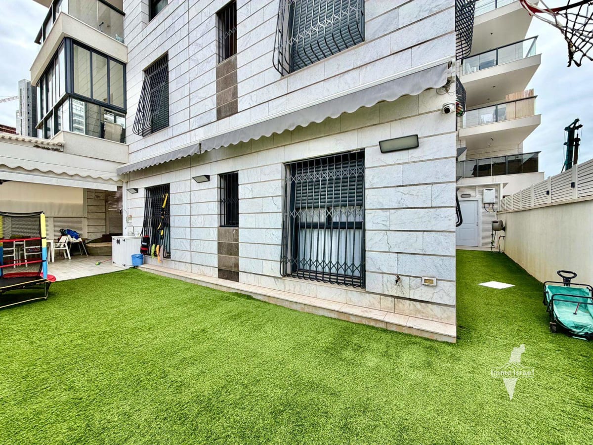 Квартира с садом из 5 комнат на продажу на улице Рамбан, Нетания