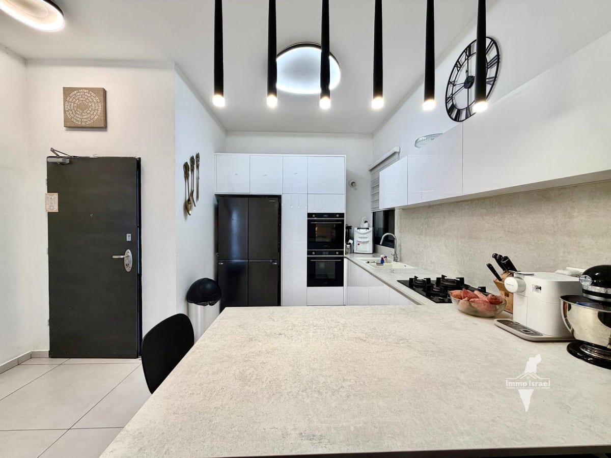 Квартира с садом из 5 комнат на продажу на улице Рамбан, Нетания