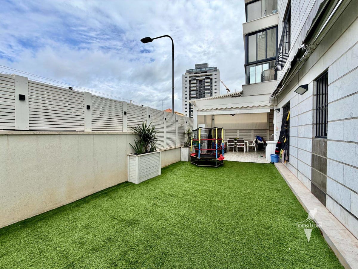 Квартира с садом из 5 комнат на продажу на улице Рамбан, Нетания