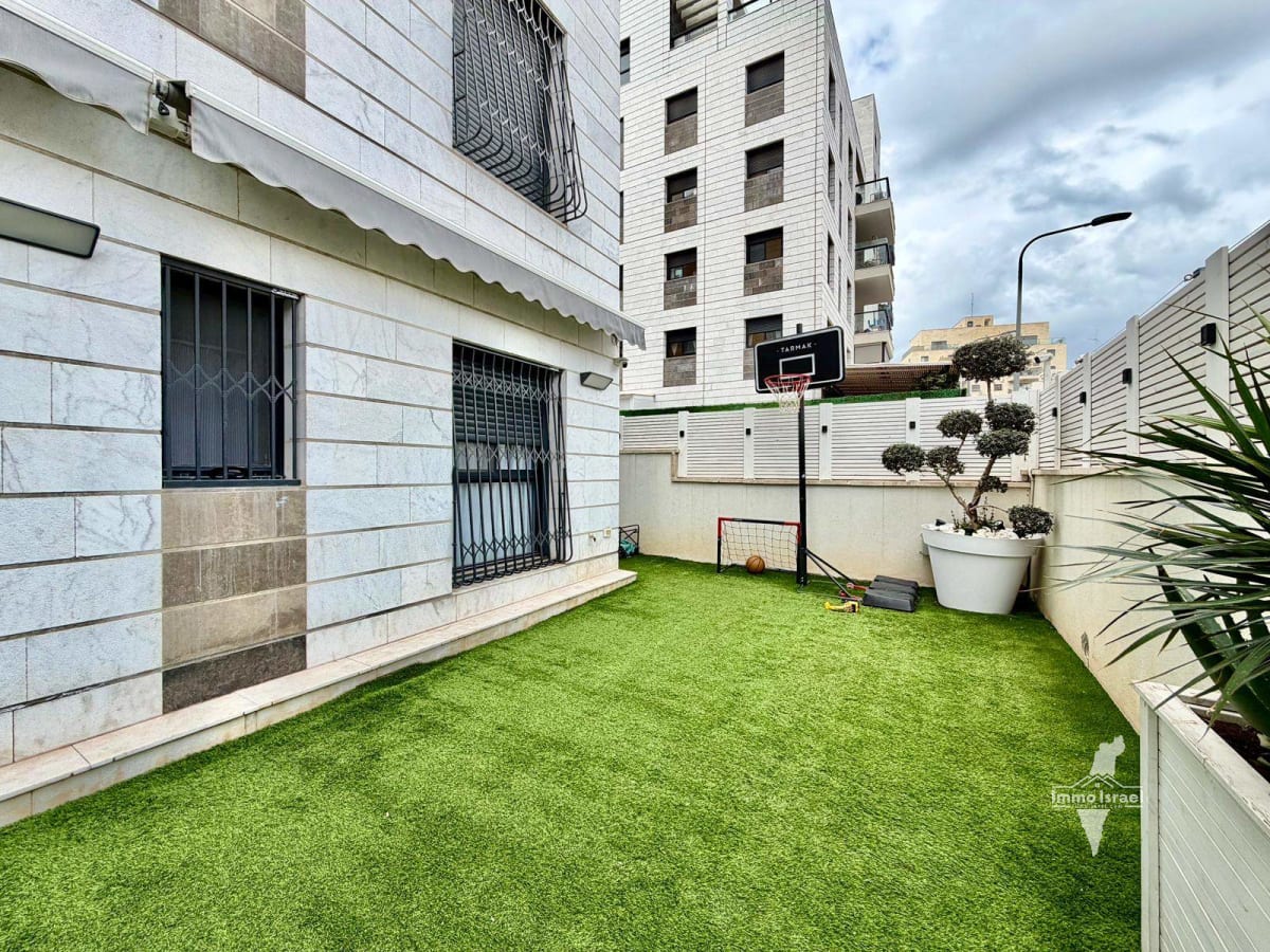 Квартира с садом из 5 комнат на продажу на улице Рамбан, Нетания