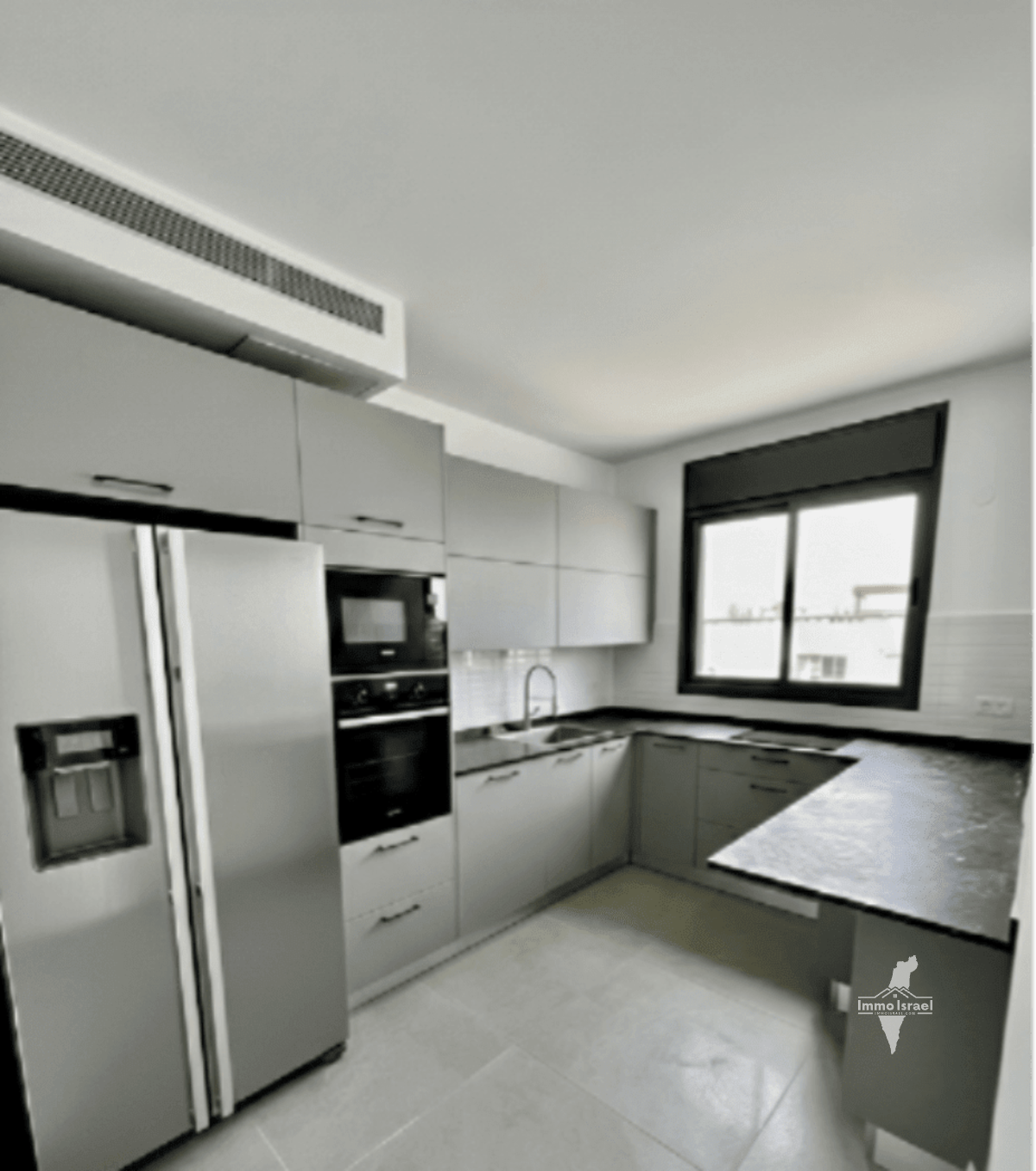 דירת 5 חדרים למכירה ברחוב רמב"ם, רעננה