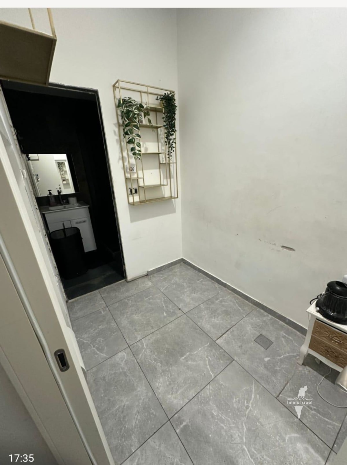 Shop For Rent On Yehoshua Rabinovich Street, Holon