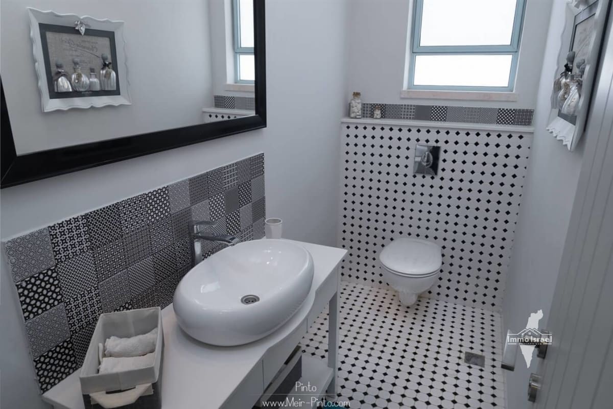6-Room Semi-Detached House For Sale In Migdal