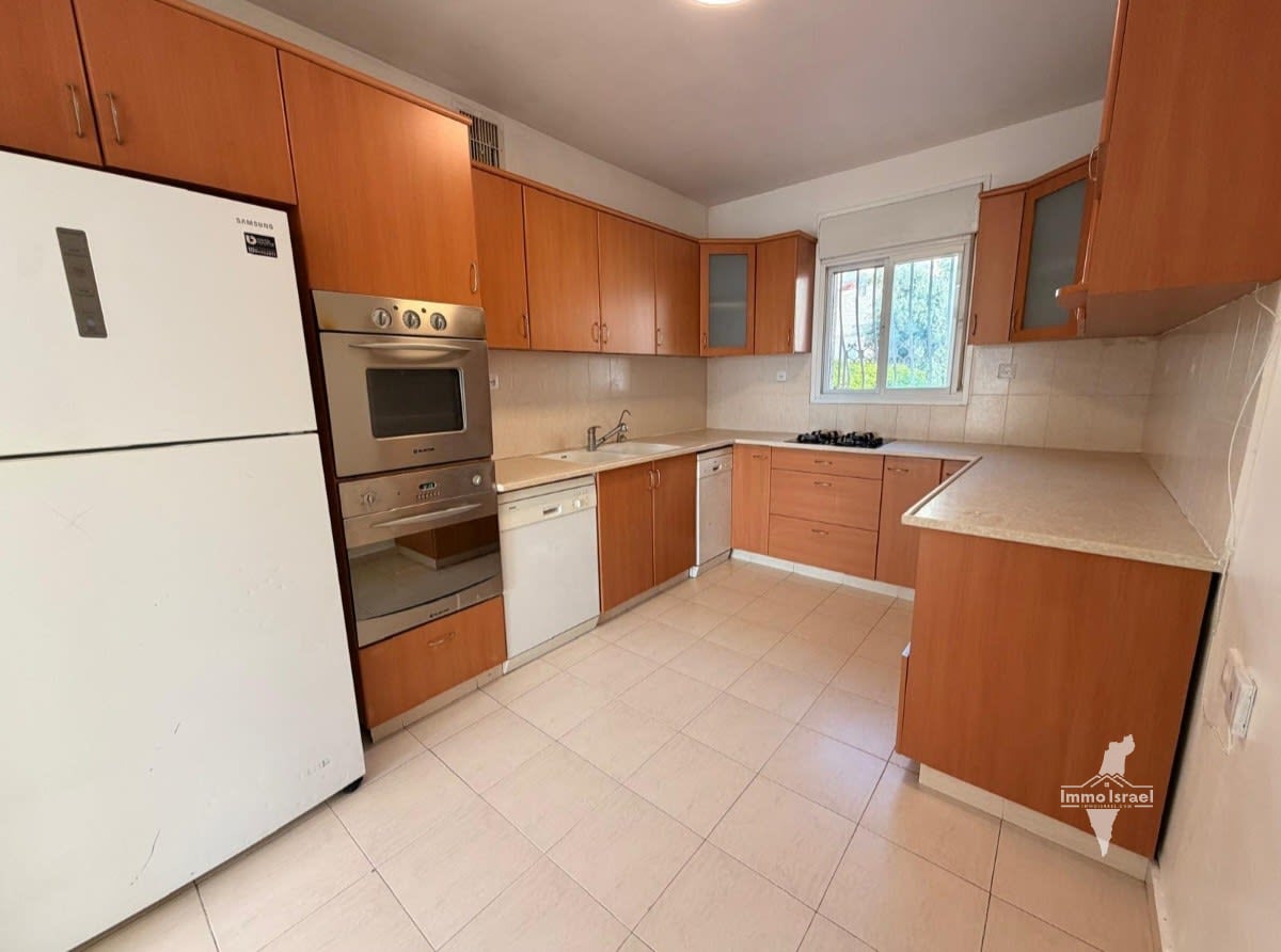5-Room Apartment For Sale On Nakhal Uriya Street, Beit Shemesh