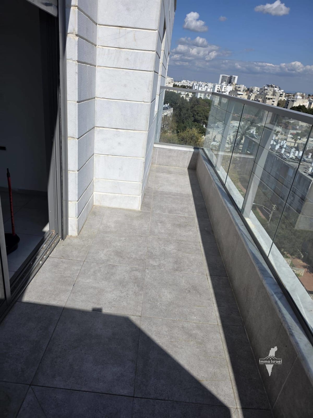 דירת גג 4 חדרים להשכרה ברחוב אפרים צור, אשקלון