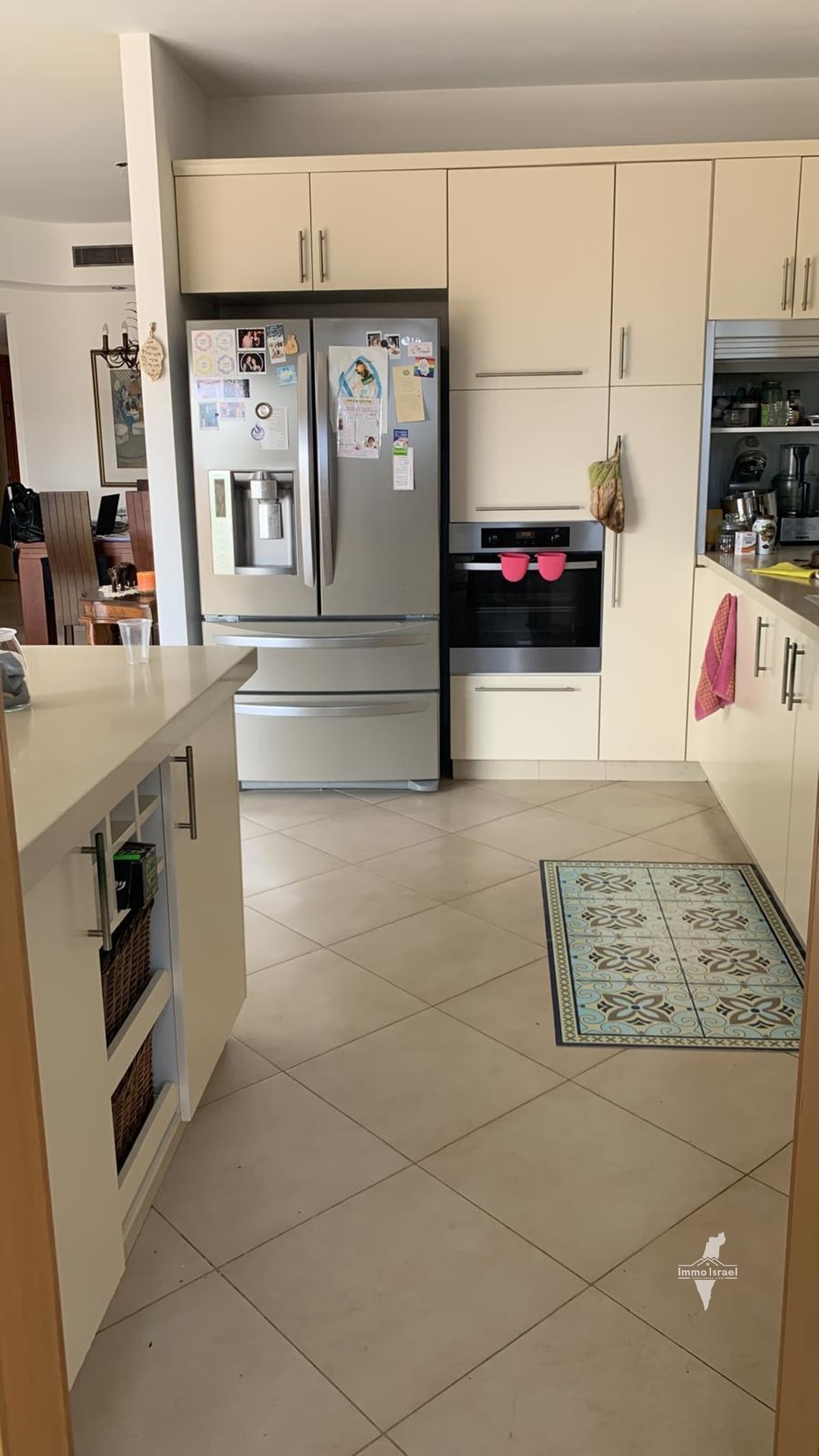 דירת 4.5 חדרים למכירה ברחוב הרימון, גבעת זאב