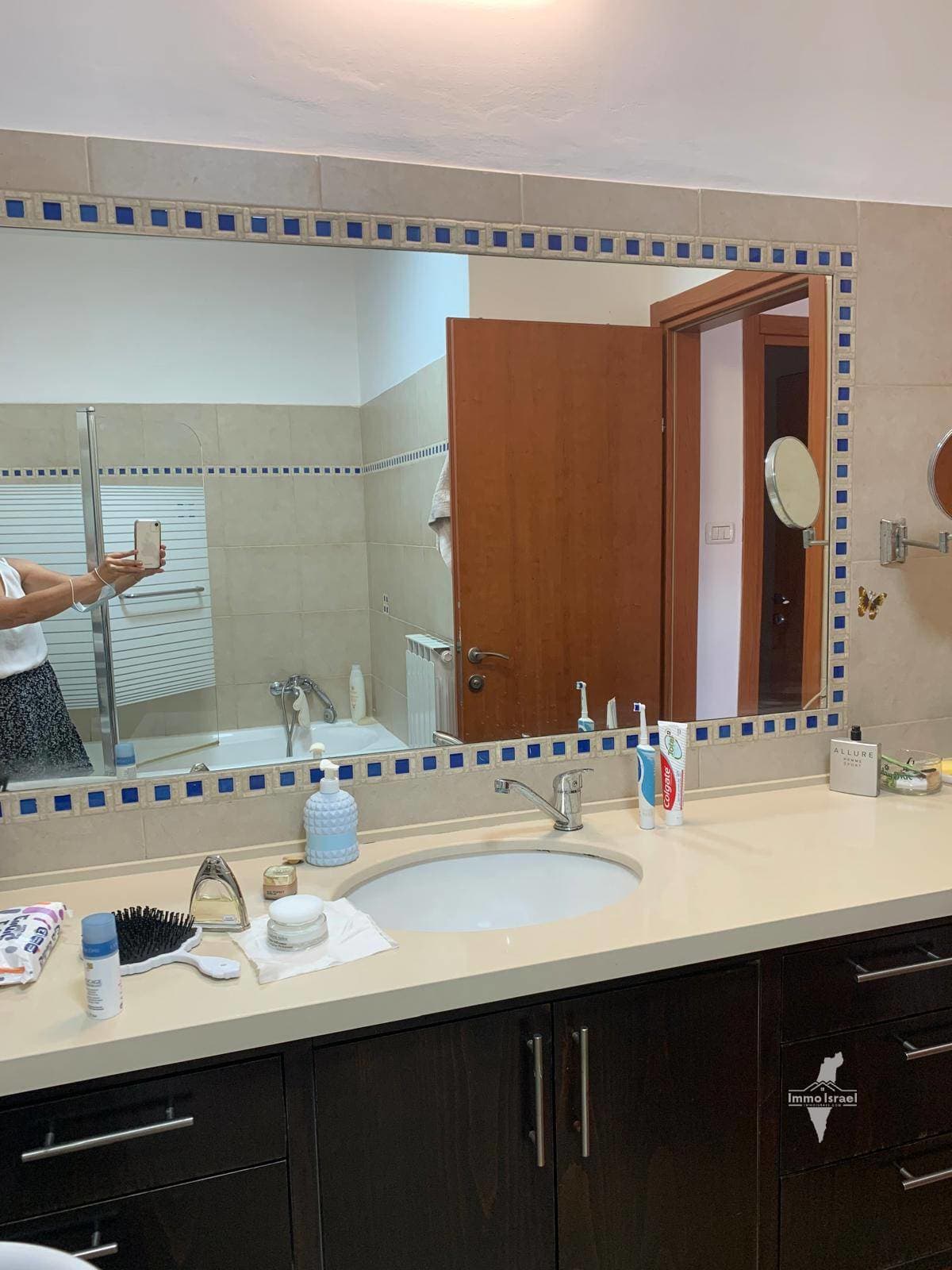 דירת 4.5 חדרים למכירה ברחוב הרימון, גבעת זאב