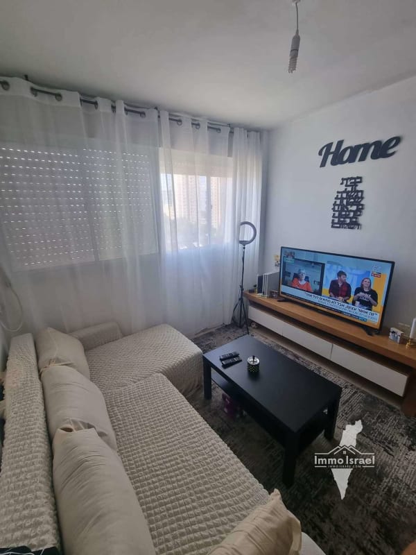 Two-room Apartment for Sale in Gimel Neighborhood