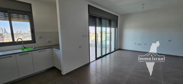 New and Exclusive 3-Room Apartment for Rent in Neot Hadarim