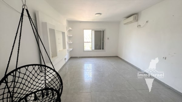 For Sale: Newly Renovated 3-room Apartment Opposite Avia Mall