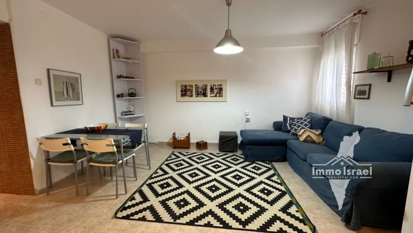 For Sale: 2-Room Apartment Near Reger Street