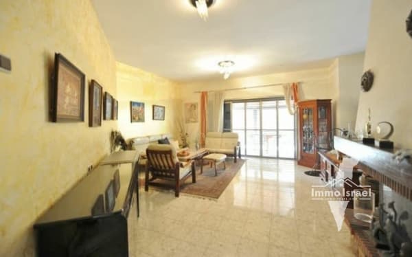 For Sale: 7-Room Private House in Yehud