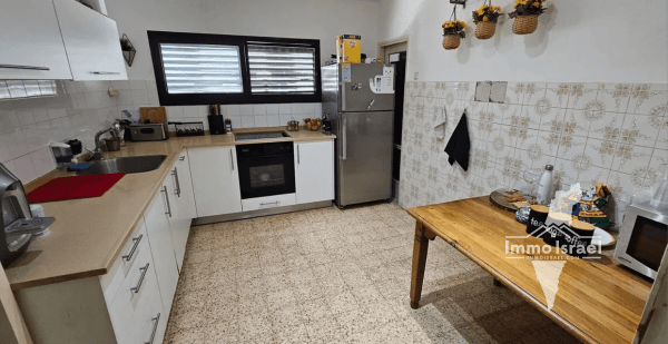 For Sale: 5-Room Apartment in Maccabi Ra'anana