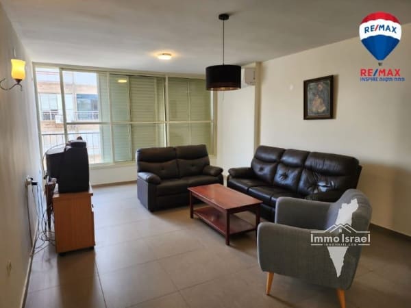 For Sale: 4-Room Apartment in Lev HaMoshava, Petah Tikva