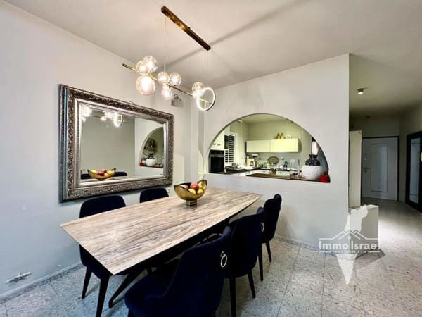 For Sale: 5-Room Apartment on Zomerstein Street, Netanya