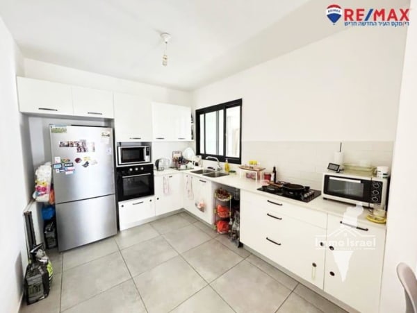 למכירה דירת 5 חדרים ברחוב זית, חריש