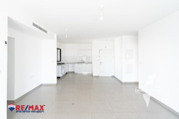 For Sale: 5-Room Apartment on Derech Eretz Street, Harish