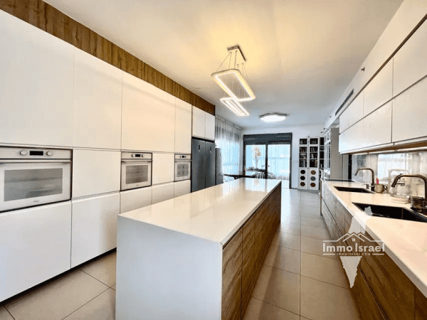 5-Room Apartment for Sale on HaAgamim Street, Netanya