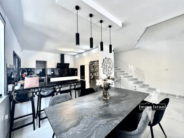 For Sale: 6-Room Duplex on Holland Street, Netanya