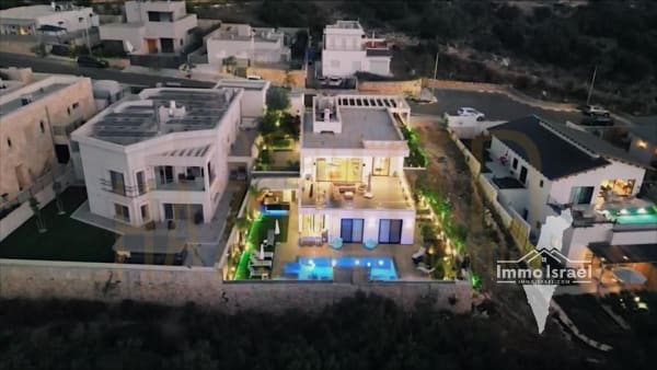 Villa 5.5 for Sale in Kfar Vradim