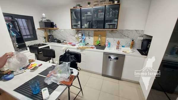 3-Room Penthouse for Sale on Kehilat Brazil Street, Tel Aviv