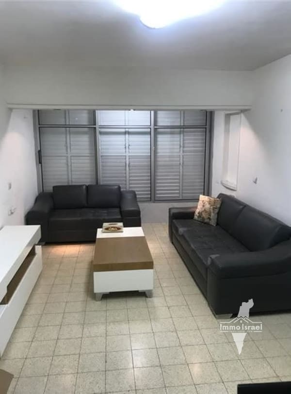 3-Room Apartment for Sale on Hartuv Street 9, Tel Aviv