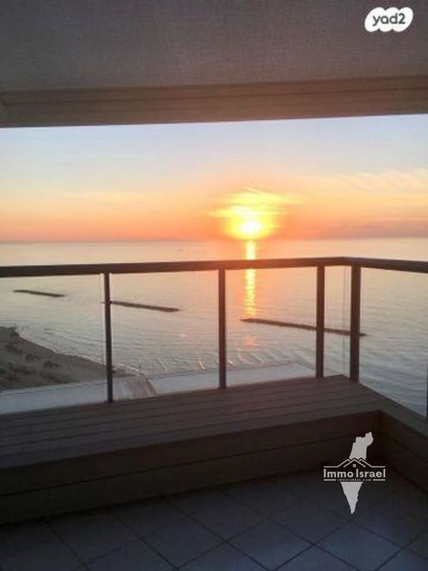 Prime Location Penthouse on HaYarkon Street, Tel Aviv