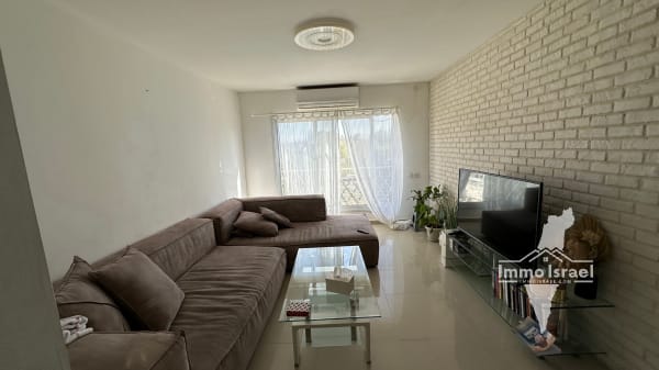 3-Room Apartment next to Grand Kanyon, Beer Sheva