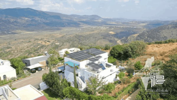 7 Bedrooms Villa for Sale in Beautiful Kamon