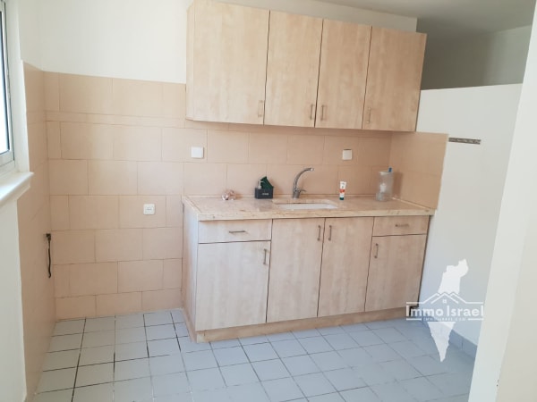 3-Room Ground Floor House for Rent in Shapira Neighborhood, Ofakim