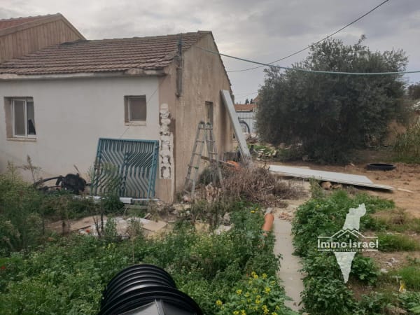 2-Room Ground Floor House for Sale on HaRav Uziel Street, Ofakim