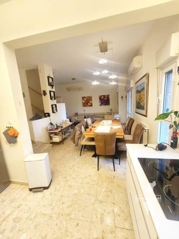 4.5-Room Cottage for Sale on Arye Dultsin Street, Jerusalem