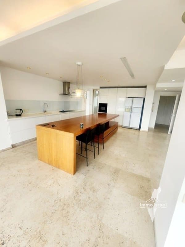4-Room Penthouse for Sale on Perez Bernstein Street, Jerusalem