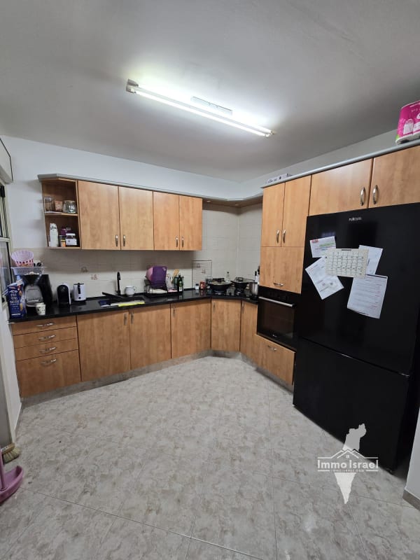 Renovated 3-Room Apartment for Sale at 2 HaRav Tana Street, Be'er Sheva