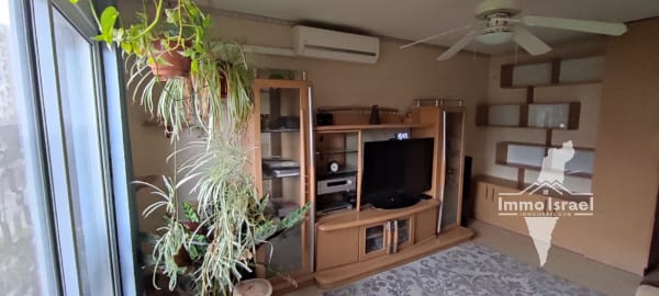 4-Room Apartment for Sale in Yud-Aleph Neighborhood, Be'er Sheva