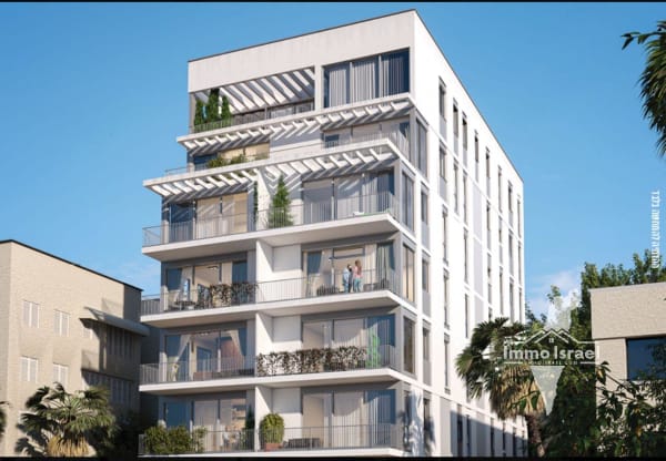 2-Room Garden Apartment for Sale at Zirelson Street, Tel Aviv-Yafo