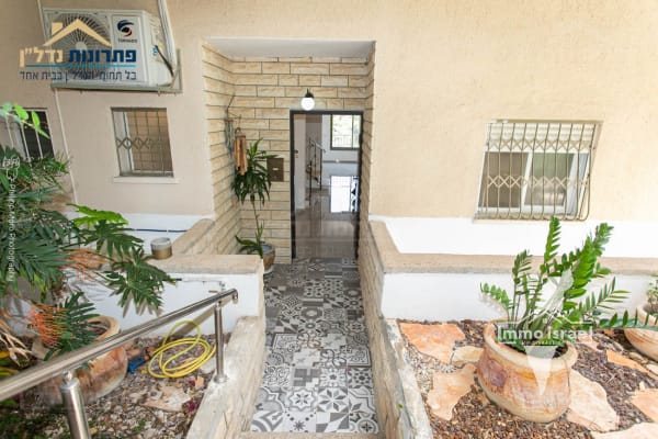 7.5-Room Garden Cottage for Sale at Morad Ha-Yasmin Street, Haifa