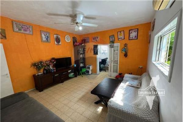 2-Room Apartment for Rent on Rosh Pina Street, Tel Aviv-Yafo