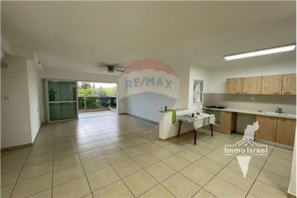 3-Room Apartment for Sale on HaTayasim Road, Tel Aviv-Yafo