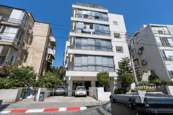 4-Room Apartment for Sale on Bar Kochva Street, Tel Aviv-Yafo