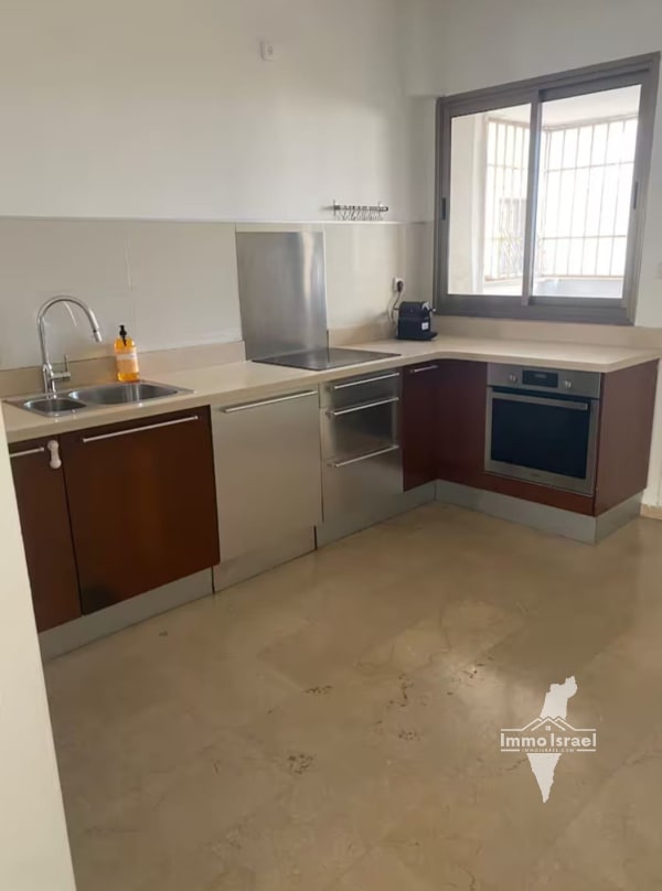 3-Room Apartment for Sale in New Ramat Aviv Gimel, Tel Aviv